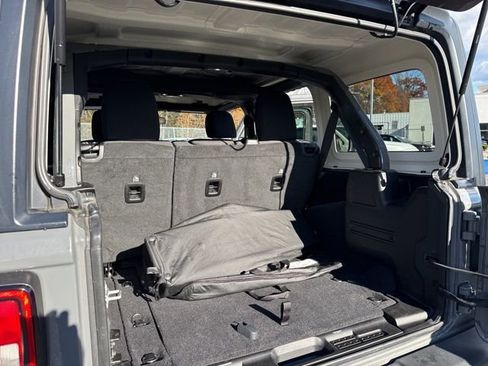 Used 2021 Jeep Wrangler Unlimited Sport image 33