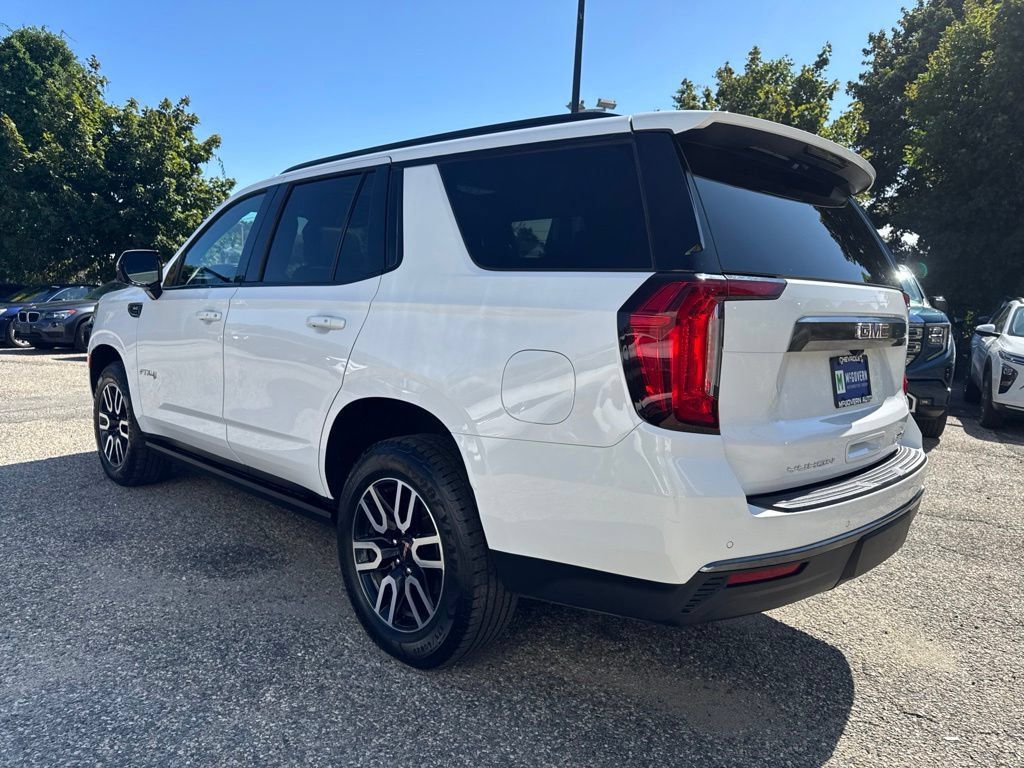 Used 2023 GMC Yukon AT4 w/ AT4 Premium Package AWD/4WD image 3