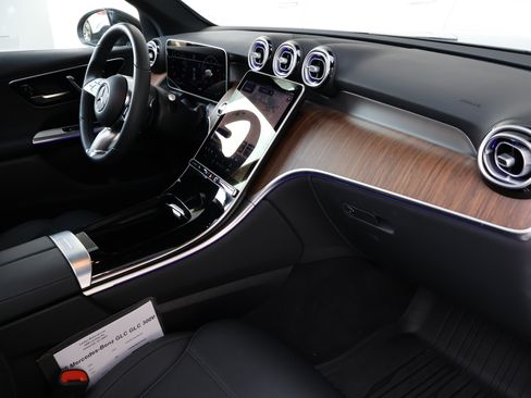Used 2026 Mercedes-Benz GLC 300 image 27