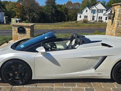 Used 2011 Lamborghini Gallardo LP 560-4 image 2