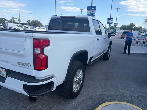 Used 2022 Chevrolet Silverado 2500 High Country AWD/4WD image 7