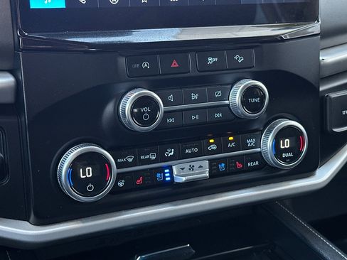 Used 2024 Ford Expedition XLT image 21