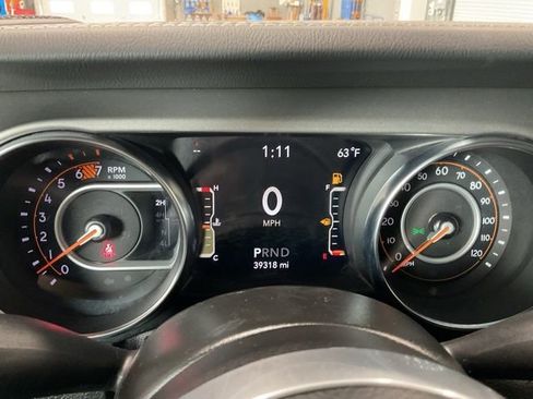 Used 2021 Jeep Wrangler Unlimited Sahara w/ Cold Weather Group AWD/4WD image 14