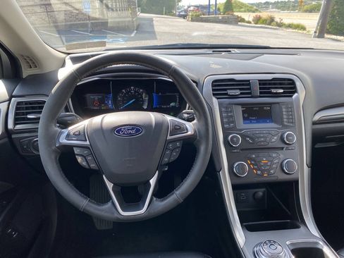 Used 2017 Ford Fusion SE w/ Equipment Group 601A FWD image 22
