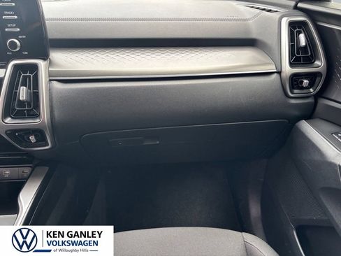 Used 2022 Kia Sorento LX AWD/4WD image 17