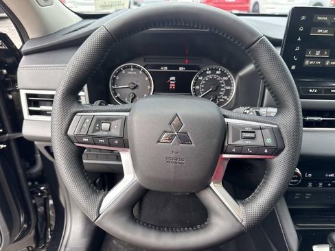New 2026 Mitsubishi Outlander SE FWD image 40