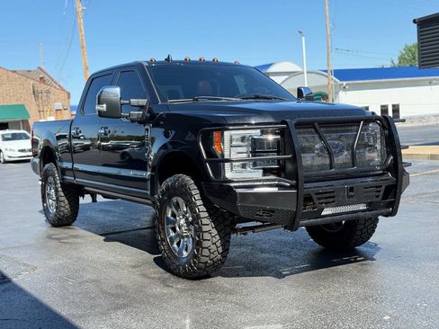 Used 2019 Ford F250 King Ranch w/ King Ranch Ultimate Package AWD/4WD image 3