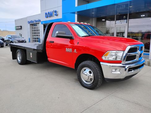 Used 2017 RAM 3500 Tradesman w/ Chrome Appearance Group image 3