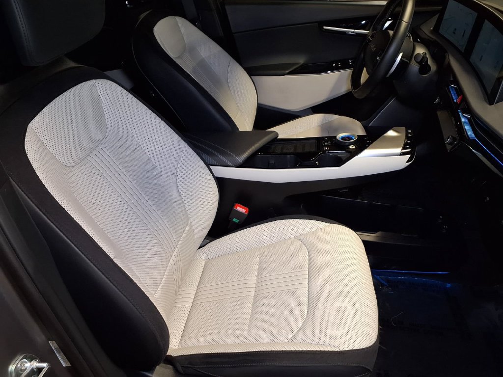 Used 2024 Kia EV6 GT-Line w/ GT-Line White Seat Package RWD image 25