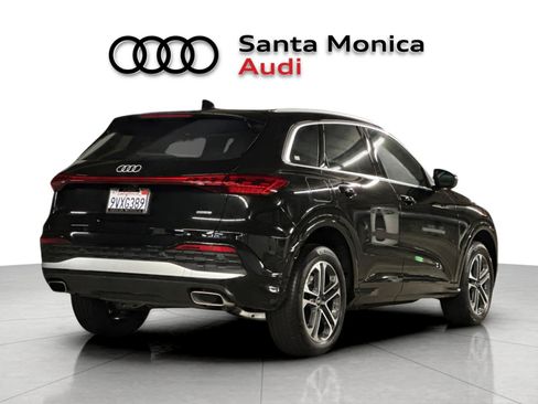 Used 2025 Audi Q5 Premium w/ Convenience Package AWD/4WD image 2