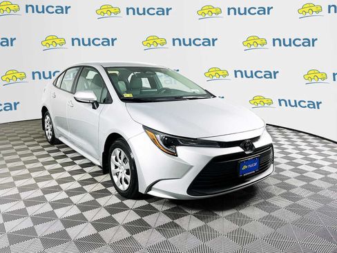 Used 2025 Toyota Corolla LE FWD image 1
