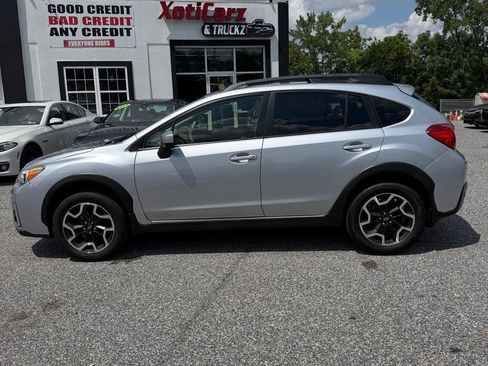 Used 2017 Subaru Crosstrek 2.0i Premium w/ Moonroof Package AWD/4WD image 1