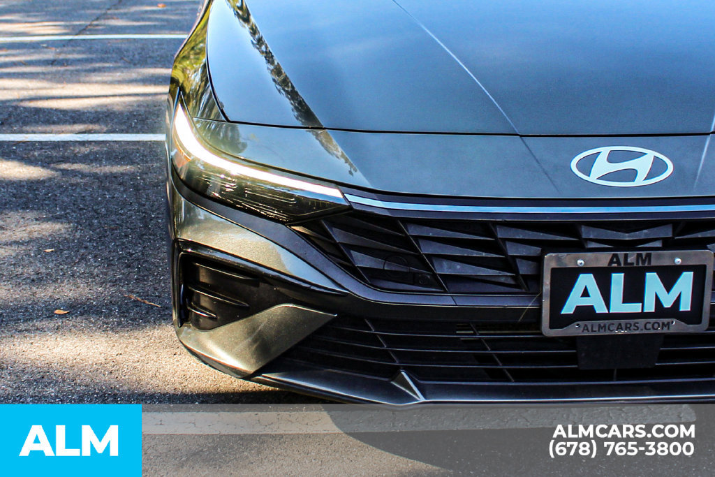 Used 2025 Hyundai Elantra SEL FWD image 11