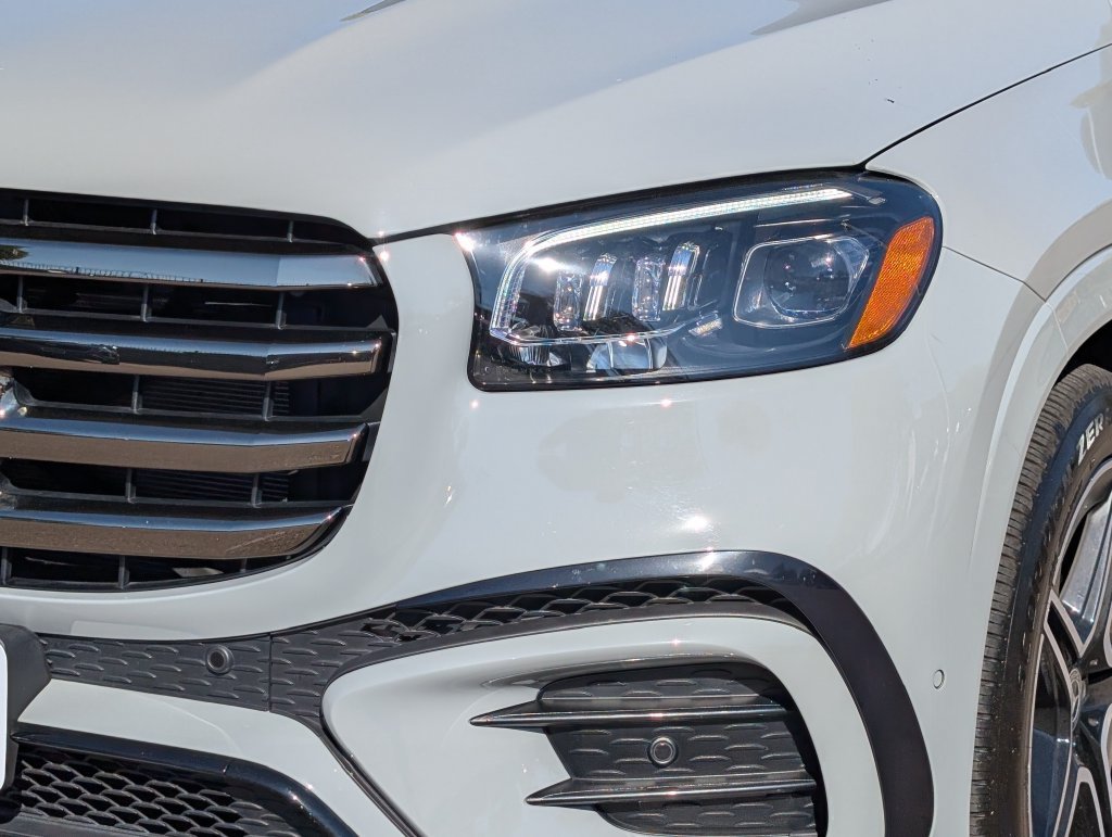Used 2024 Mercedes-Benz GLS 450 4MATIC image 10