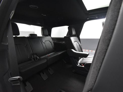 Used 2024 Ford Expedition Platinum AWD/4WD image 45