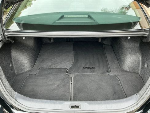 Used 2024 Nissan Altima 2.5 SV FWD image 16