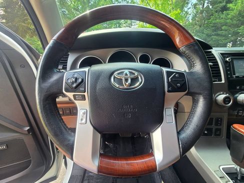 Used 2017 Toyota Sequoia Platinum RWD image 34