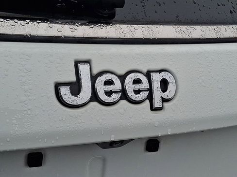 Used 2022 Jeep Compass Latitude w/ Convenience Group AWD/4WD image 31
