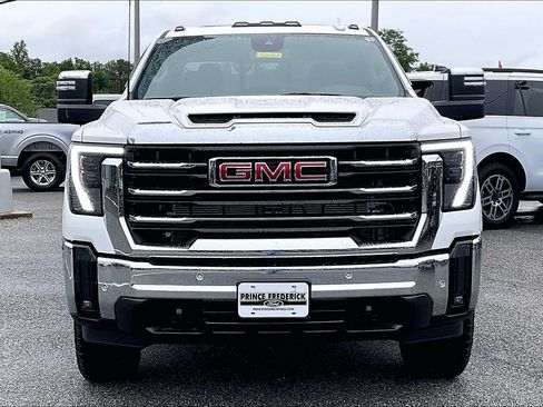 Used 2025 GMC Sierra 3500 SLT w/ SLT Premium Package AWD/4WD image 2