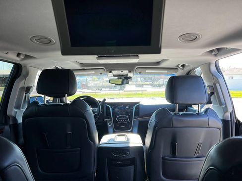 Used 2015 Cadillac Escalade ESV Luxury image 17