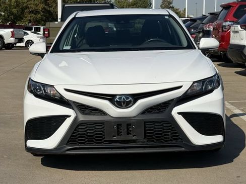 Used 2023 Toyota Camry SE FWD image 7