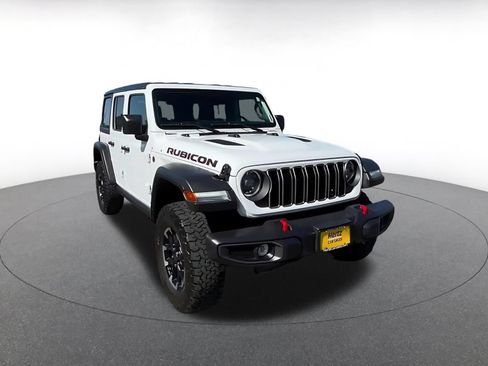 Used 2025 Jeep Wrangler Unlimited Rubicon AWD/4WD image 3