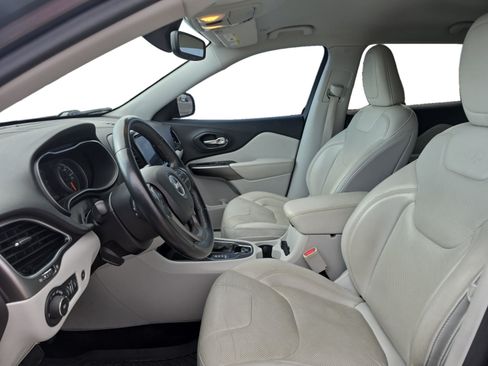 Used 2019 Jeep Cherokee Limited FWD image 10