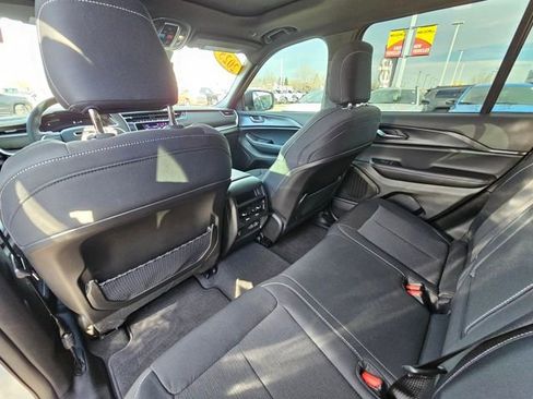 Used 2025 Jeep Grand Cherokee Laredo X w/ Luxury Tech Group I image 11