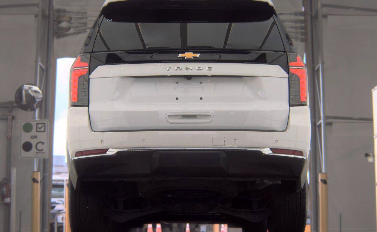 Used 2025 Chevrolet Tahoe LS RWD image 17