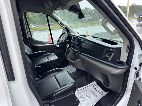 Used 2025 Ford Transit 250 148 Medium Roof Extended AWD image 27