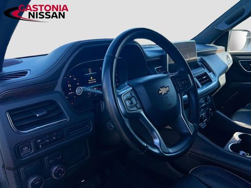 Used 2023 Chevrolet Suburban Premier image 11