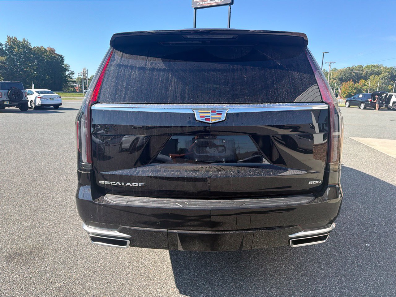 Used 2024 Cadillac Escalade ESV Premium Luxury AWD/4WD image 8