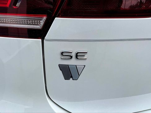 Used 2023 Volkswagen Tiguan SE AWD/4WD image 24