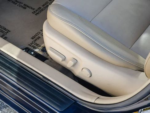 Used 2017 Toyota Camry XLE image 27