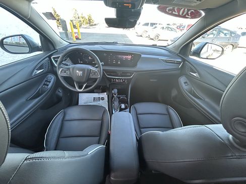 Used 2025 Buick Encore GX Avenir w/ Avenir Technology Package image 19