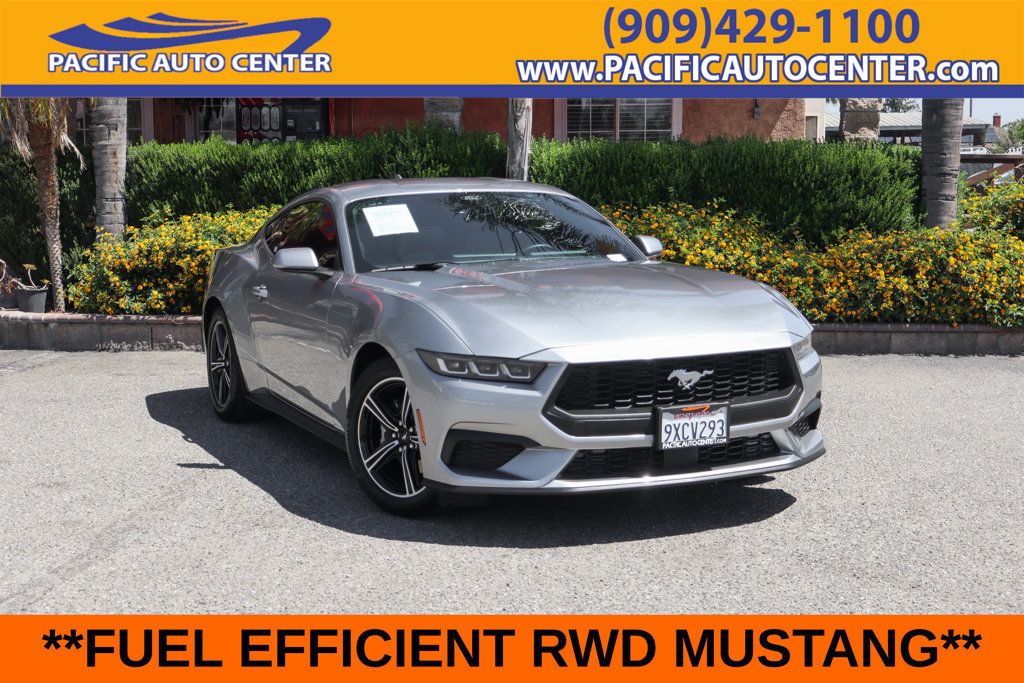 Used 2025 Ford Mustang Coupe RWD image 1