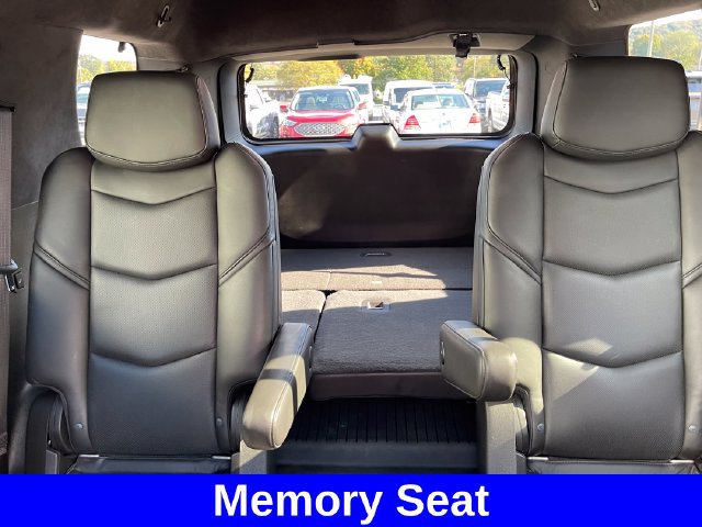 Used 2019 Cadillac Escalade Platinum AWD/4WD image 29