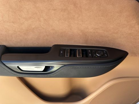 Used 2023 Lexus RZ 450e Premium image 29