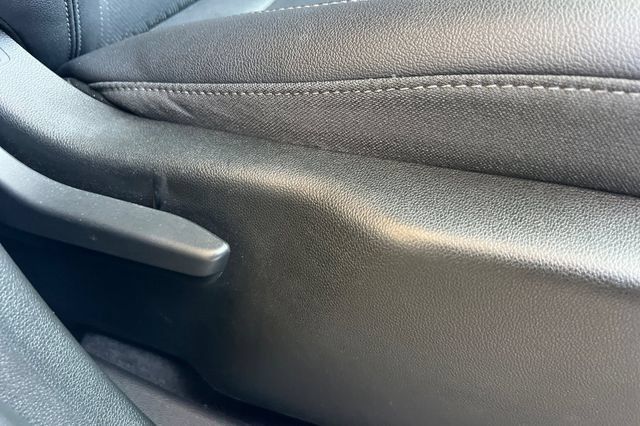 Used 2025 Chevrolet Equinox LT w/ Convenience Package II FWD image 22