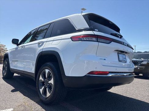 Certified 2023 Jeep Grand Cherokee 4WD 4xe w/ Luxury Tech Group II image 30