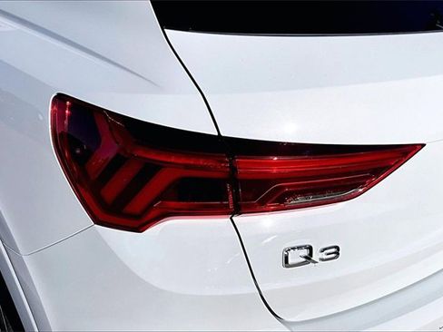 Used 2023 Audi Q3 2.0T Premium Plus w/ Premium Plus Package image 32