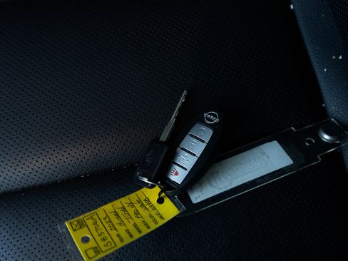 Used 2023 Nissan Titan PRO-4X w/ Pro-4x Convenience Package image 41