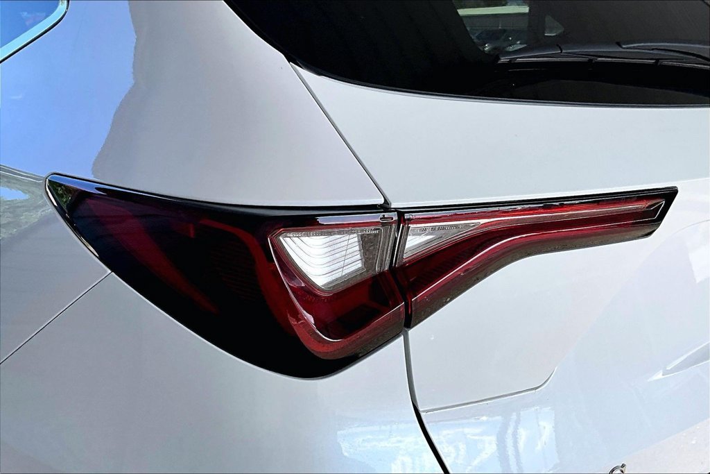 Certified 2026 Acura MDX w/ Technology Package FWD image 42