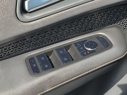 Certified 2023 Nissan Ariya FWD image 18