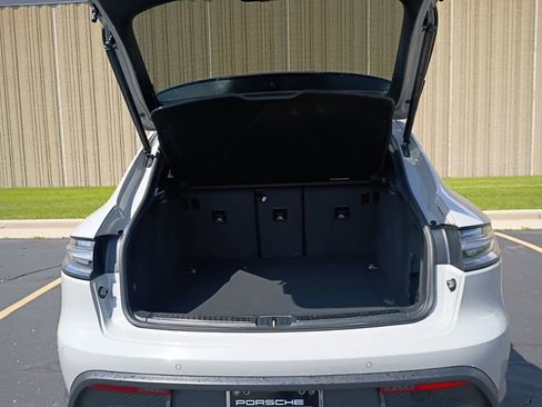 Certified 2025 Porsche Macan AWD/4WD image 13