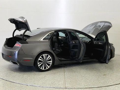 Used 2018 Lincoln MKZ Select w/ Technology Package FWD image 12