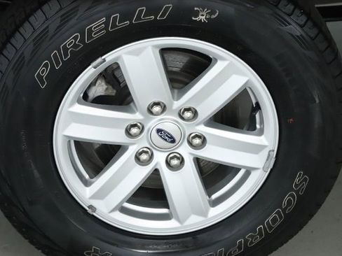 Used 2021 Ford F150 XLT image 46