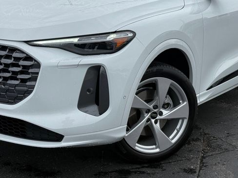 Certified 2025 Audi Q5 Premium Plus w/ Premium Plus AWD/4WD image 5