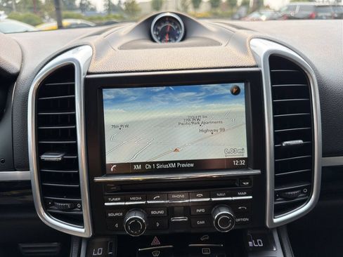 Used 2016 Porsche Cayenne S AWD/4WD image 41
