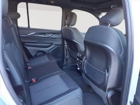 New 2025 Jeep Grand Cherokee Laredo X w/ Luxury Tech Group I image 10